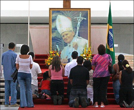 Uctívání papeže
