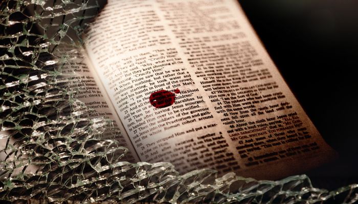 Kapka krve na Bibli